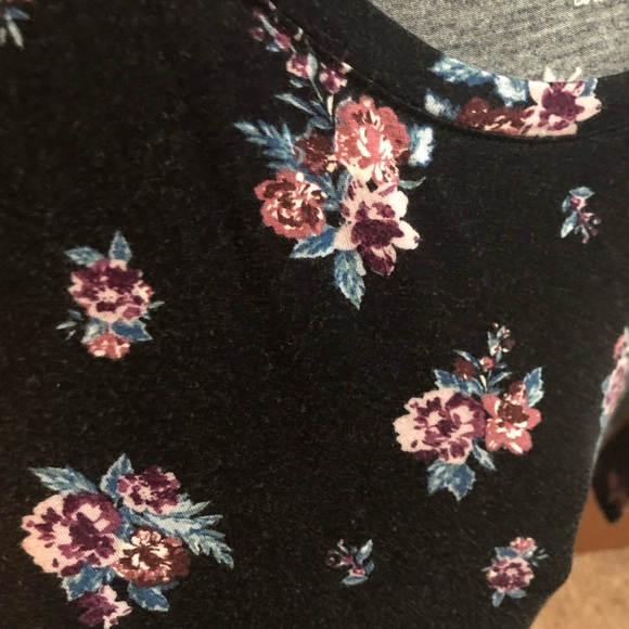 Dark floral - Picture 4 of 5